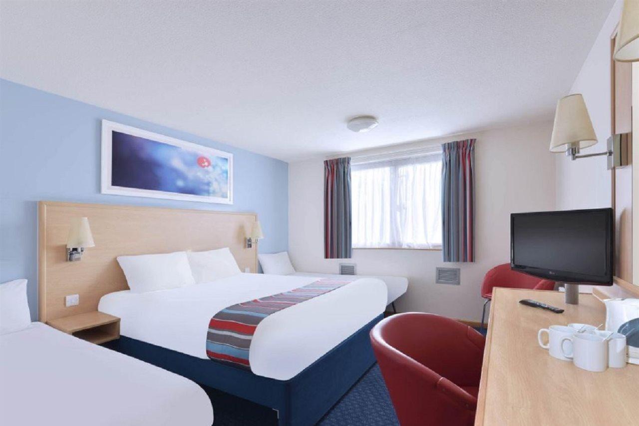 Travelodge Bedford Wyboston Экстерьер фото