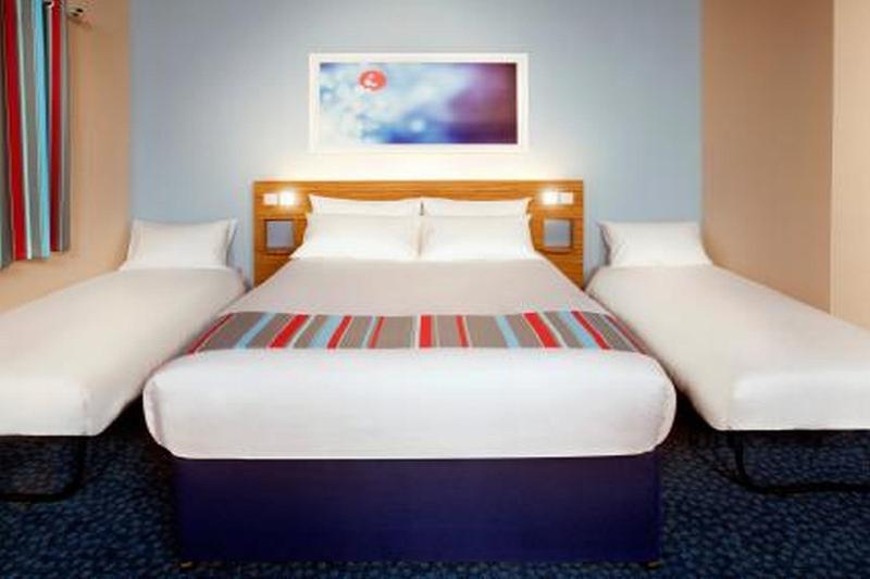 Travelodge Bedford Wyboston Экстерьер фото