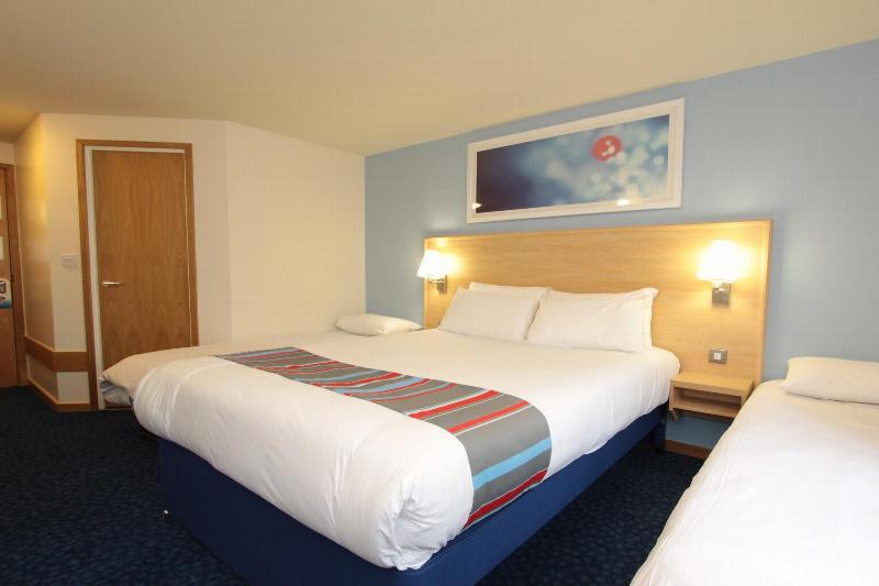 Travelodge Bedford Wyboston Экстерьер фото